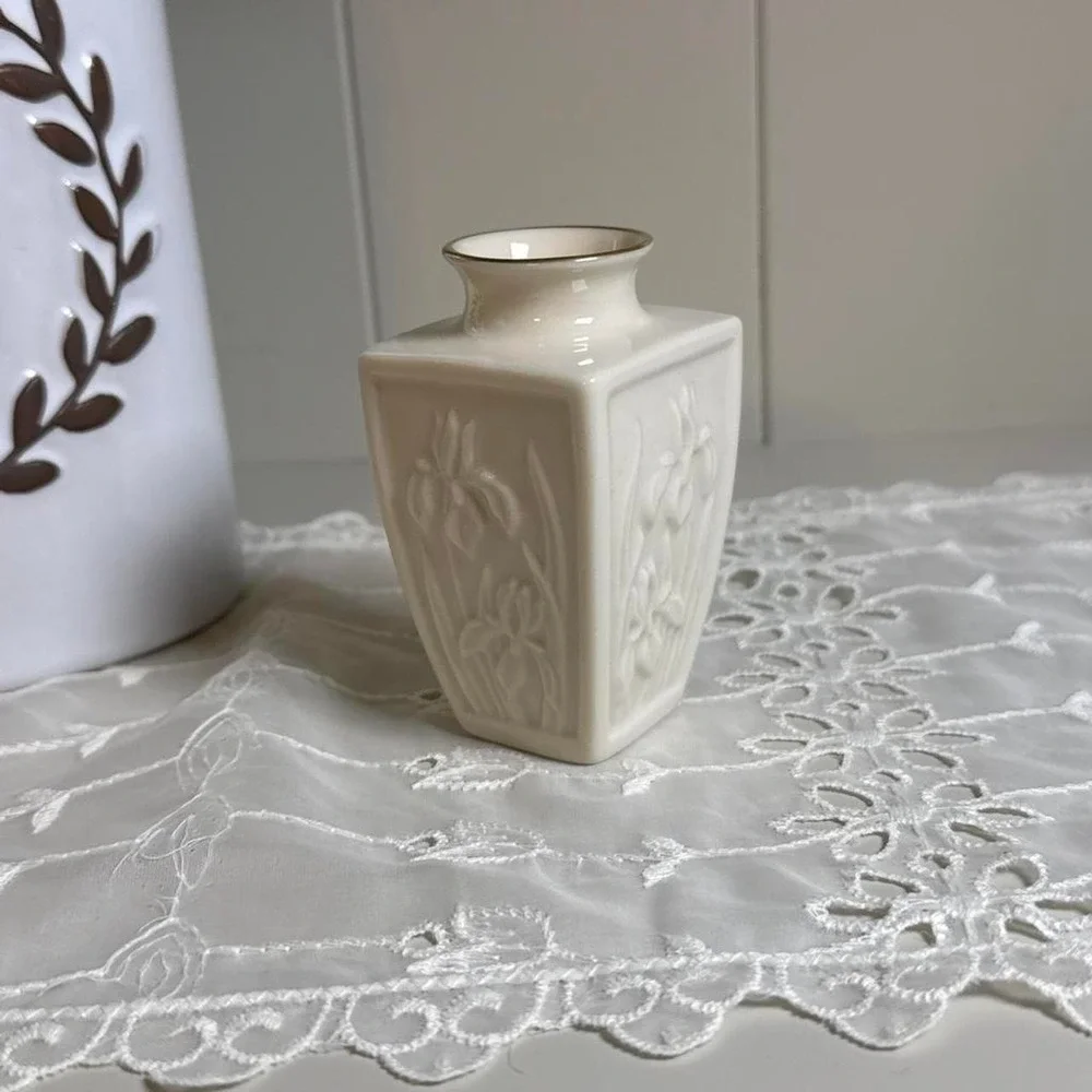 Vintage Lenox Iris Mini Bud Vase‎ 24K Gold Trim
